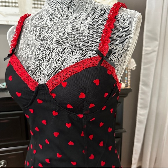 Madden Girl Black Mesh Mini Dress Red Heart Print Lace Trim Slip Dress Size M - Picture 8 of 16